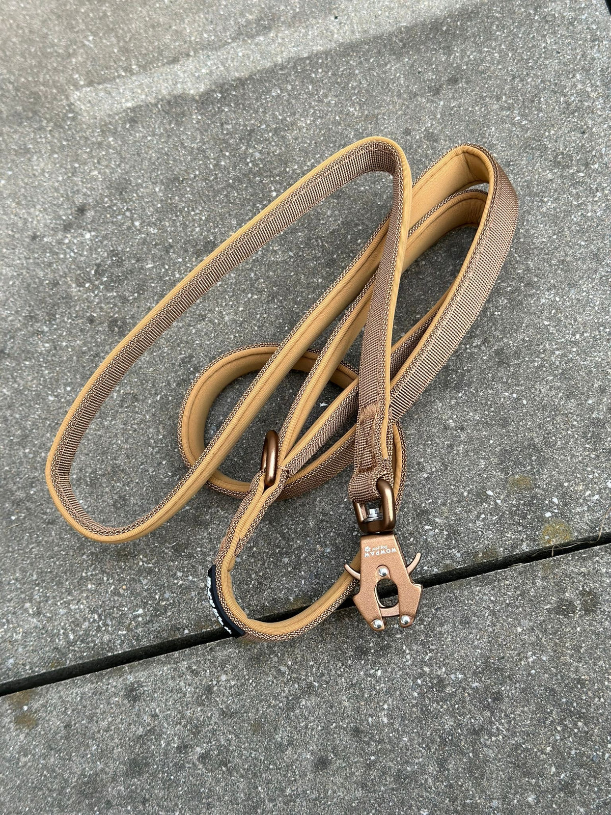 Guinzaglio tattico per cani ULTRA LIGHT XXS edizione marrone – 1,5 m con mini moschettone a rana