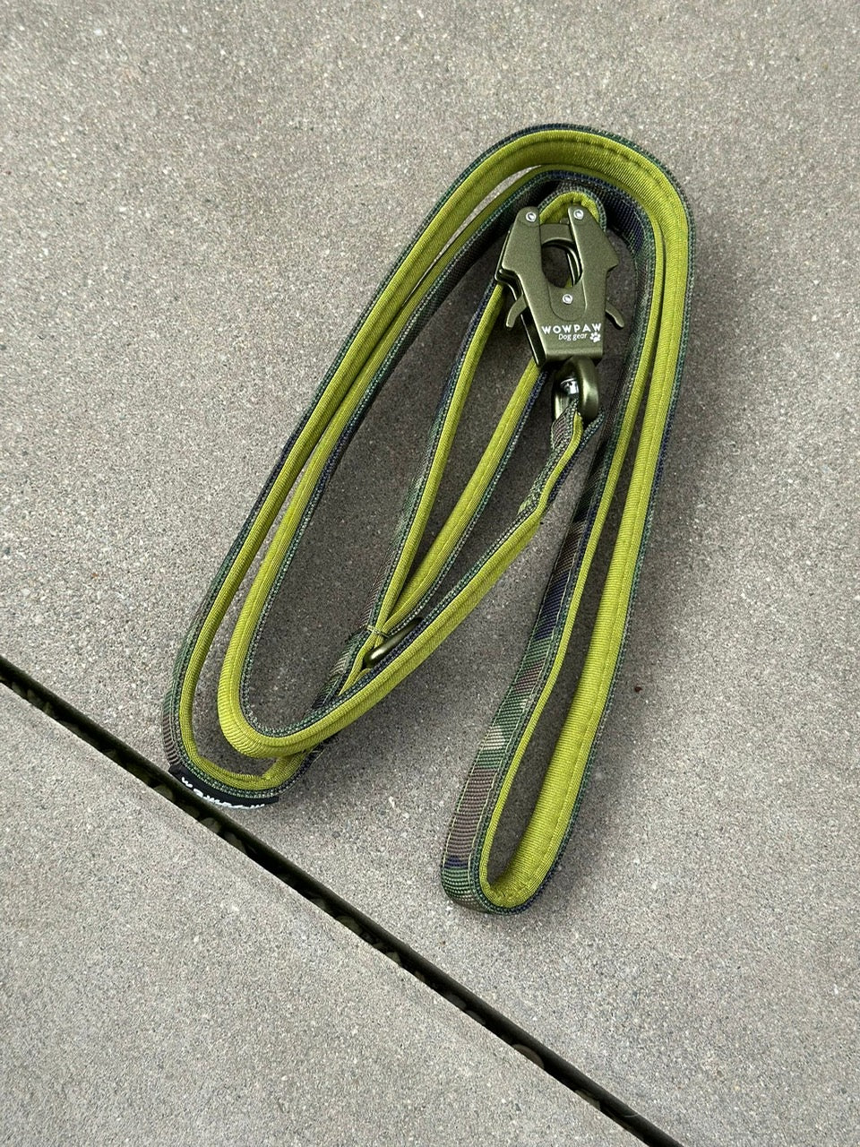 Taktische Hundeleine ULTRA LIGHT Army Green Camouflage Edition, Länge 1,5m mit Medium-Froschkarabiner