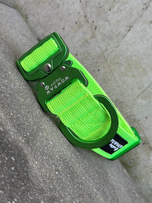 Hochwertiges taktisches Hundehalsband 3,8cm ULTRA LIGHT Neongrün Edition Größe S ohne Griff