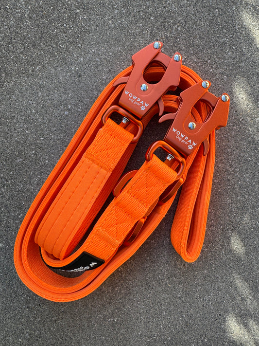 Guinzaglio tattico per cani ULTRA LIGHT, edizione Arancione neon, lunghezza 2m regolabile