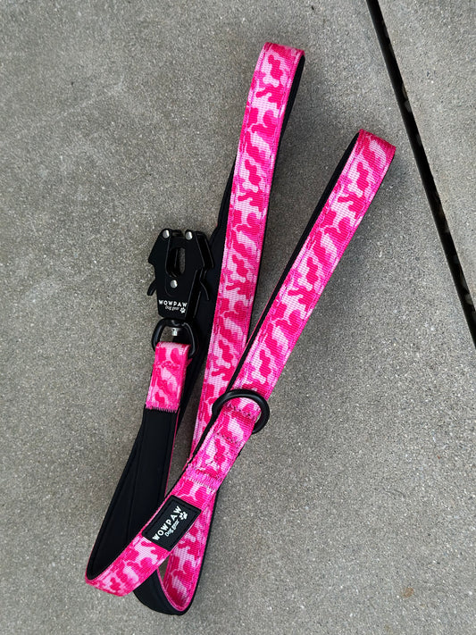 Taktische Hundeleine ULTRA LIGHT Pink-Camouflage, Länge 1,5m mit Medium-Froschkarabiner