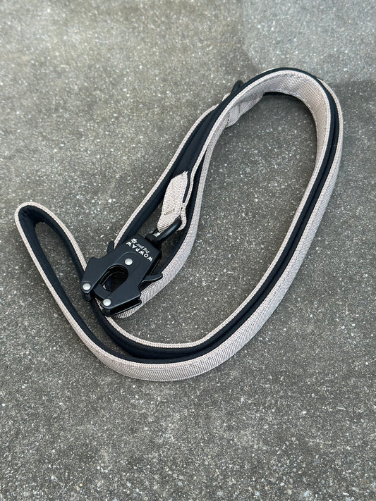 Taktische Hundeleine ULTRA LIGHT Beige, Länge 1,5m mit Medium-Froschkarabiner