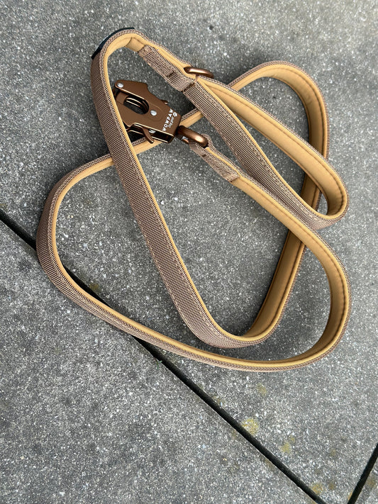 Taktische Hundeleine ULTRA LIGHT Braun Edition, Länge 1,5m mit Medium-Froschkarabiner
