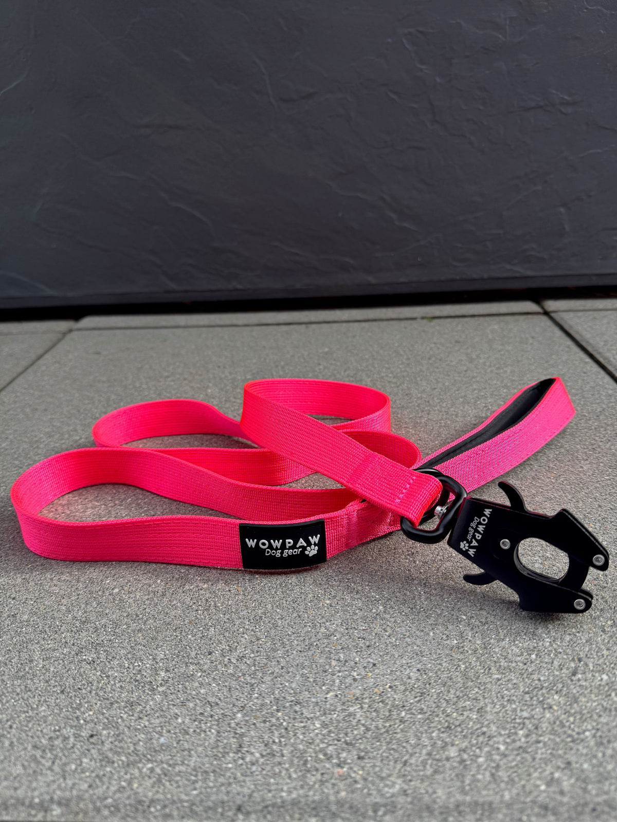 Taktische Hundeleine SOFTLINE mit Froschkarabiner Länge 1,5m Neonpink