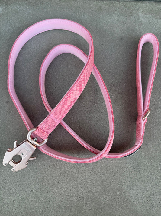 Taktische Hundeleine ULTRA LIGHT Rosa Edition, Länge 1,5m mit Medium-Froschkarabiner