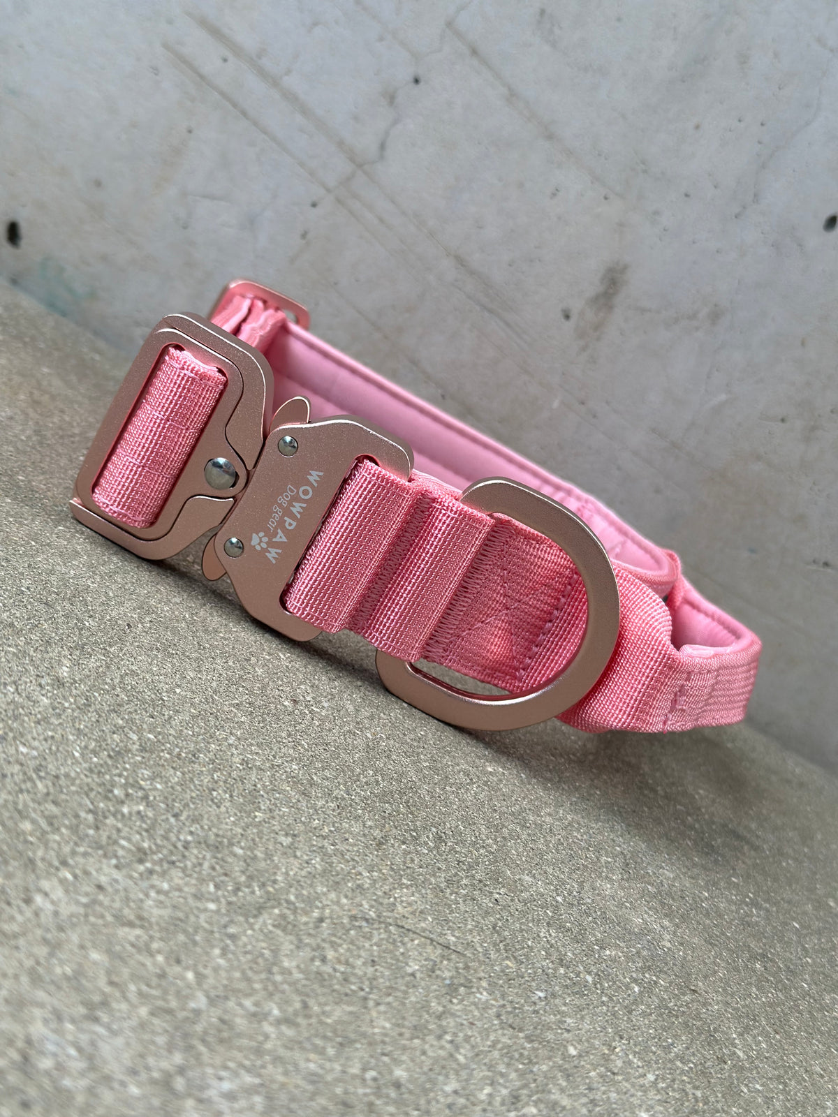 Hochwertiges taktisches Hundehalsband 3,8cm ULTRA LIGHT ROSA Edition Größe L