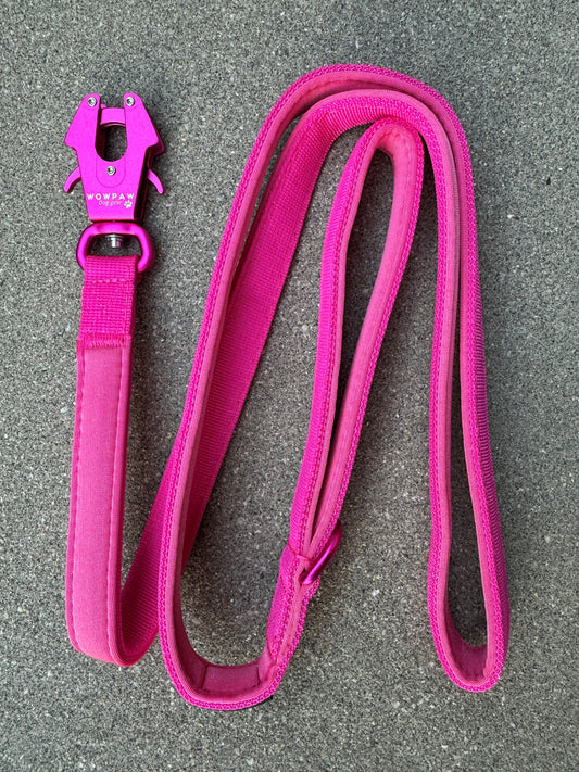 Taktische Hundeleine ULTRA LIGHT Magenta Edition, Länge 1,5m mit Medium-Froschkarabiner